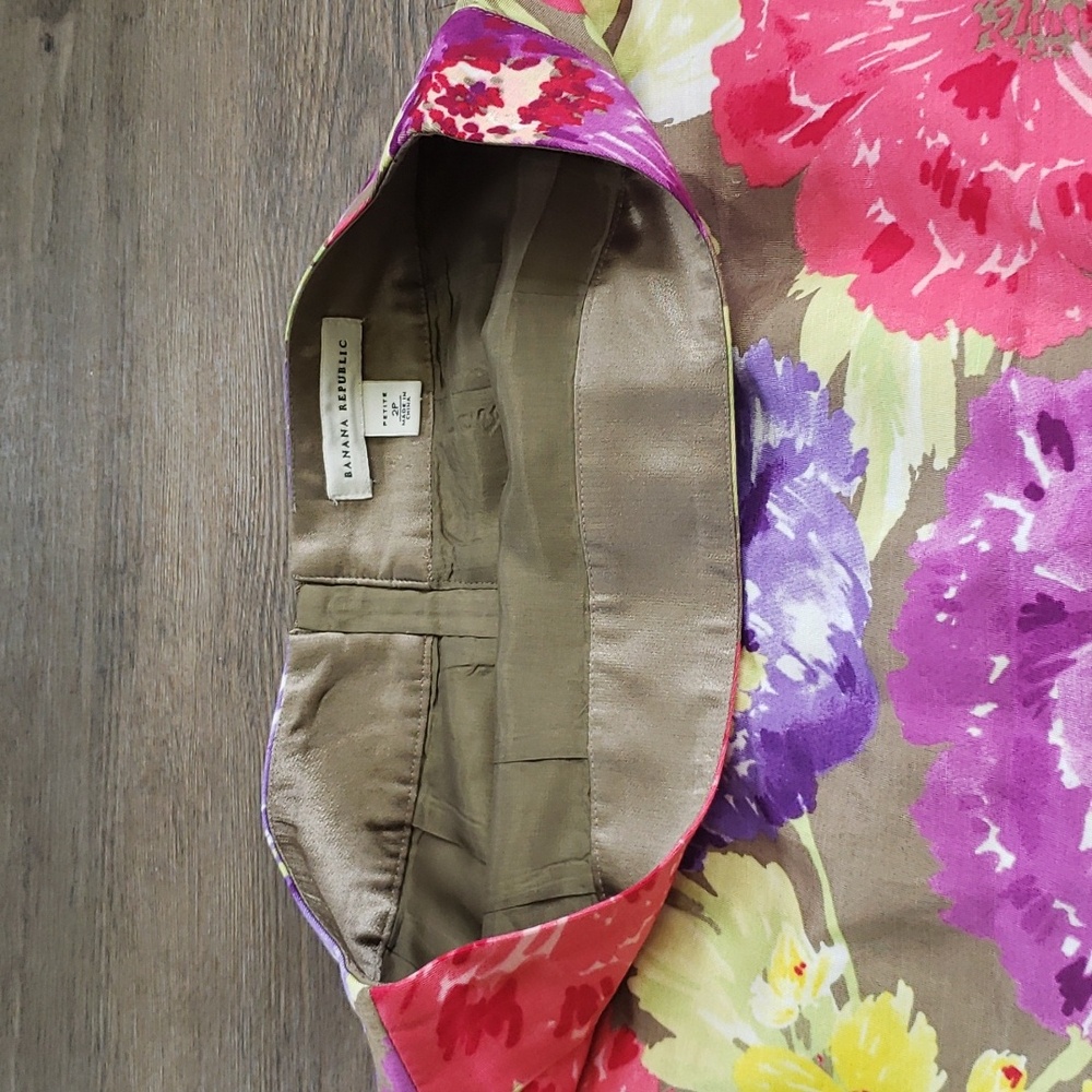 Banana Republic floral pencil skirt - Picture 3 of 14